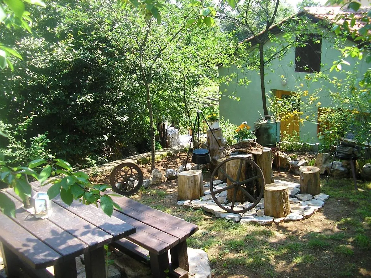 Apartments Zlatko Ičići