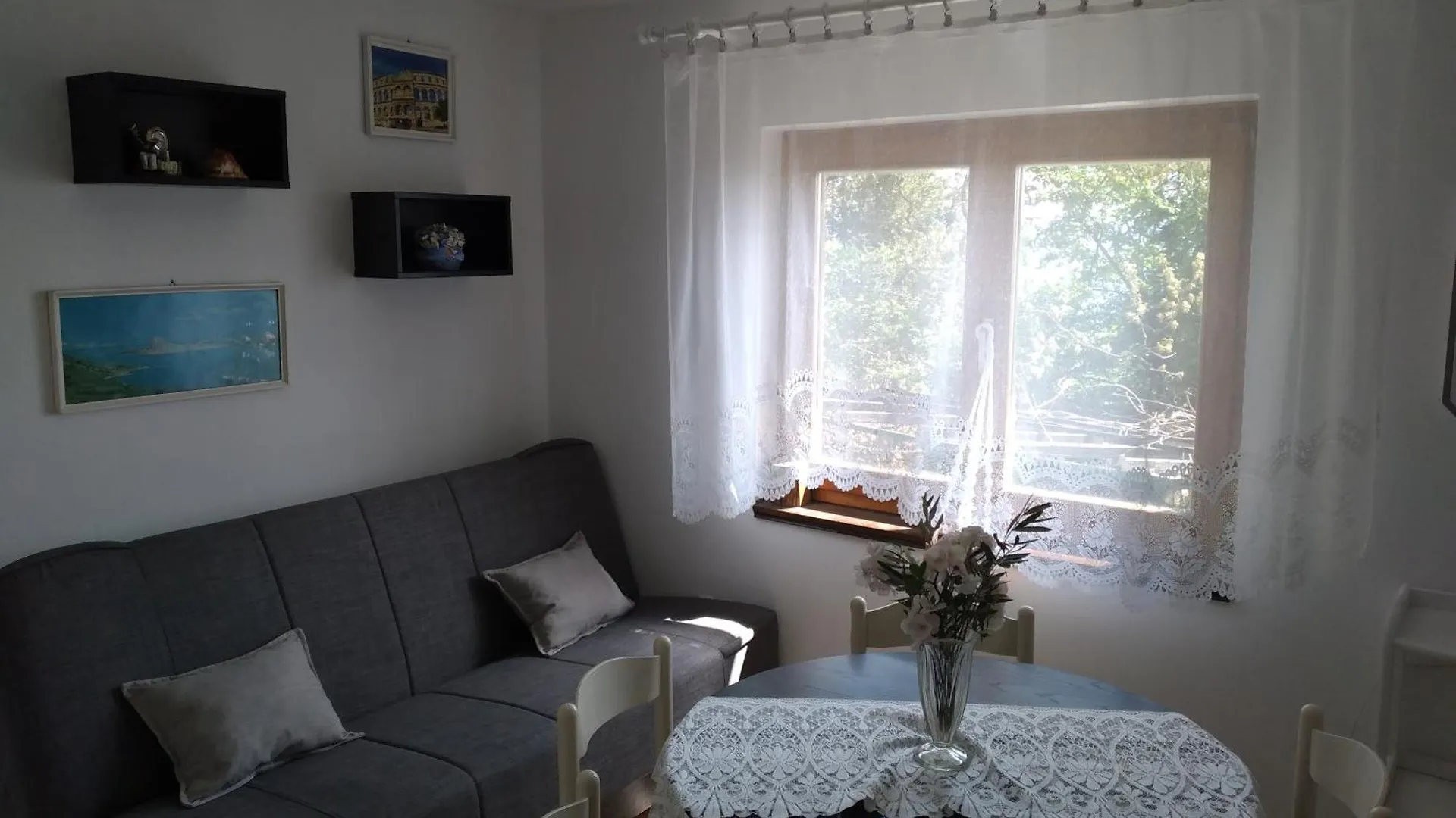 Apartments Zlatko Ičići