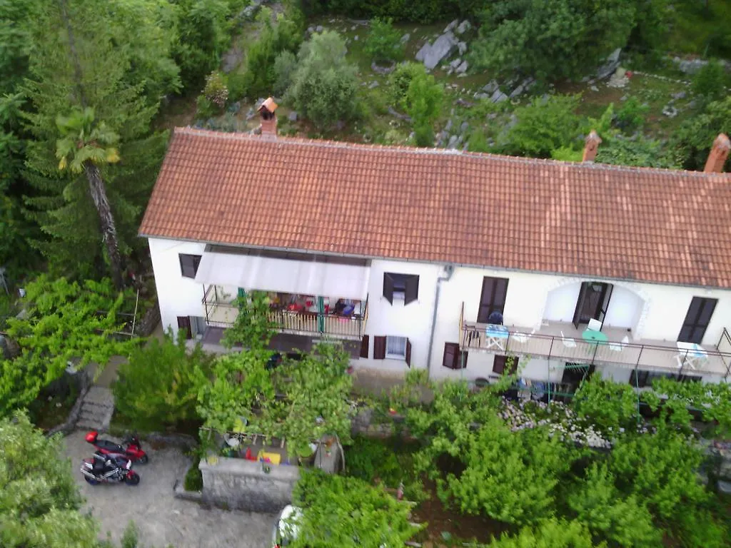 Apartments Zlatko Ičići 0*,